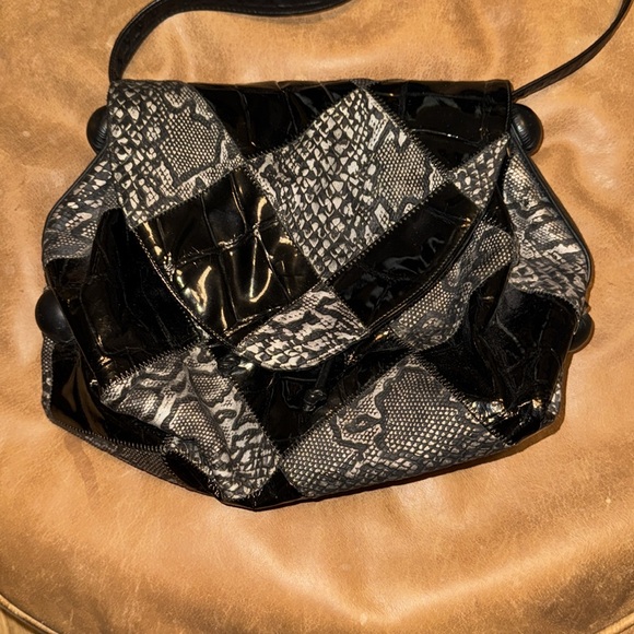 Vintage Robert Bestien Cross body Bag black patent leather and silver gold tone - Picture 2 of 4